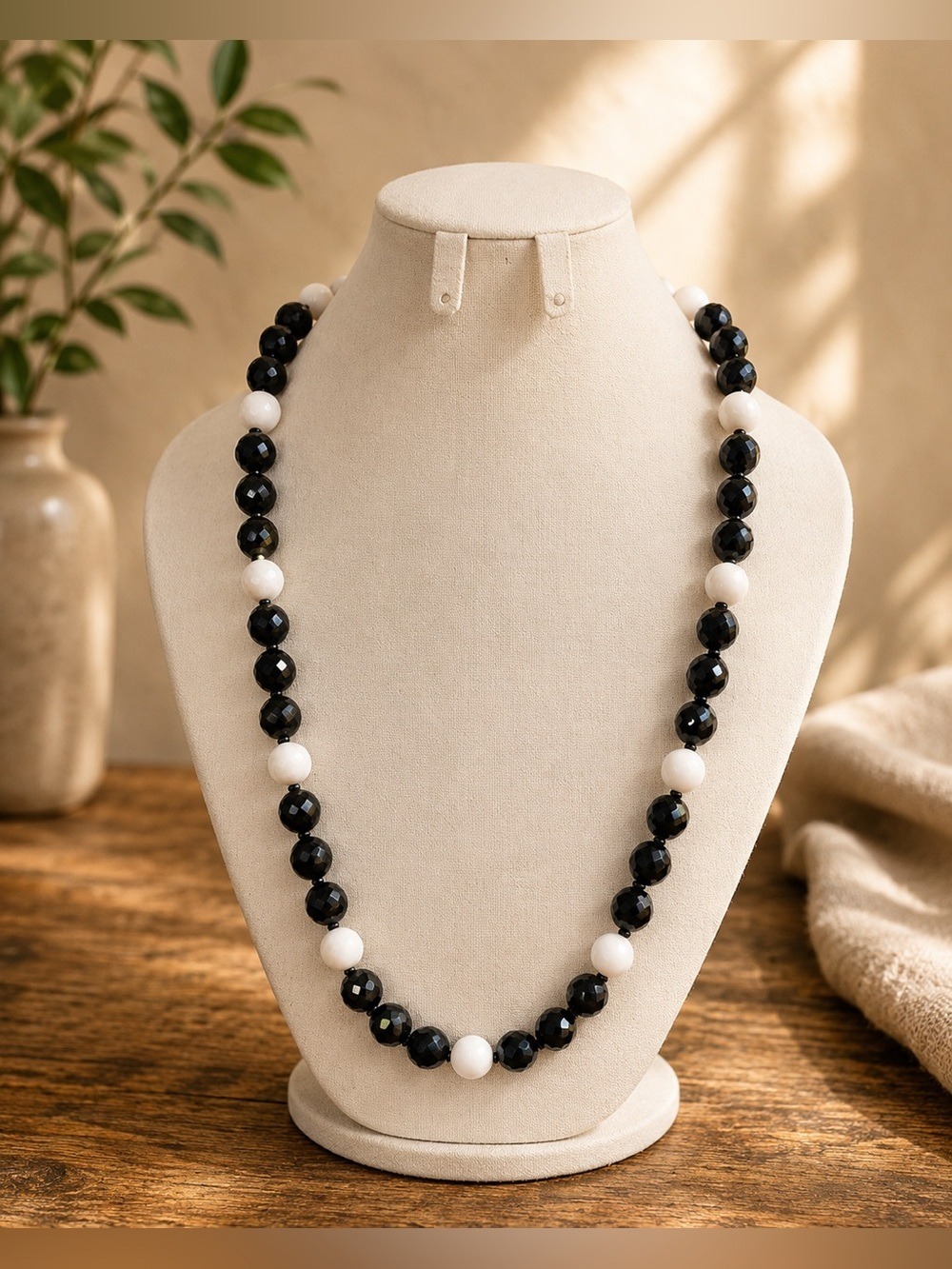 Classic Black & White Faceted Glass & Acrylic Beaded Necklace • Lobster Clasp